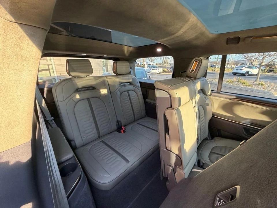 2023 Rivian R1S - Image 13 of 16