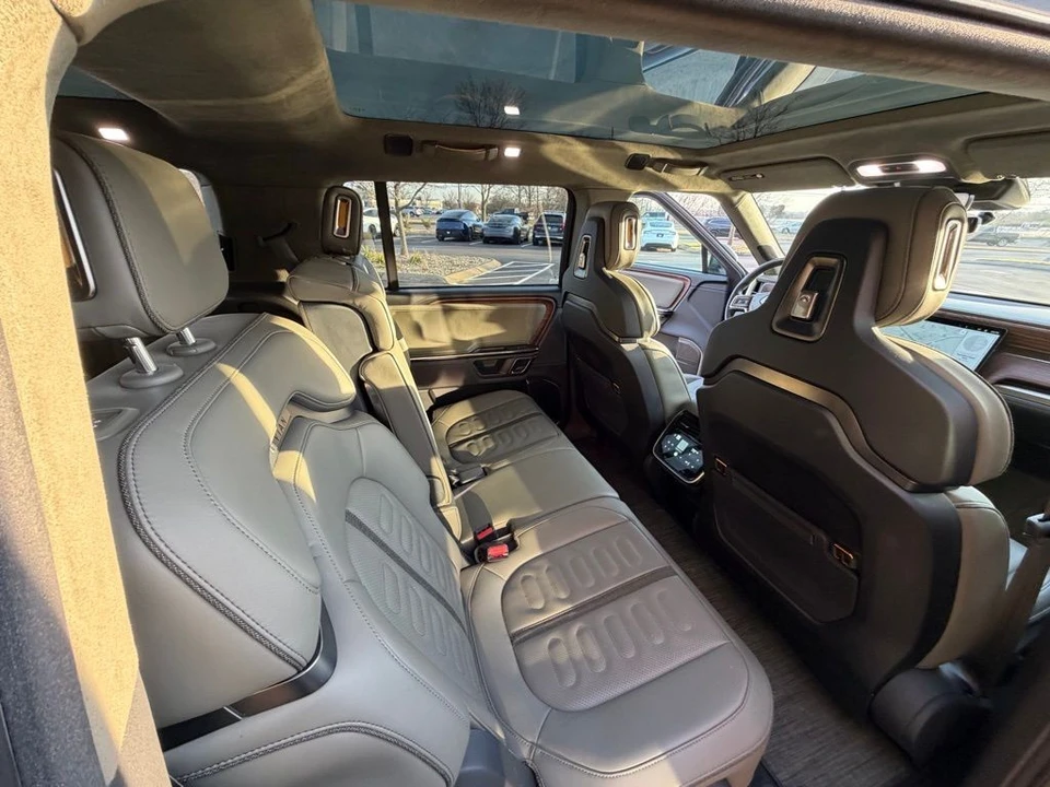 2023 Rivian R1S - Image 12 of 16