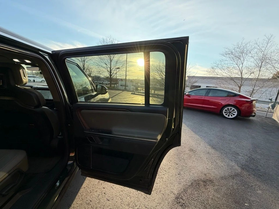 2023 Rivian R1S - Image 11 of 16