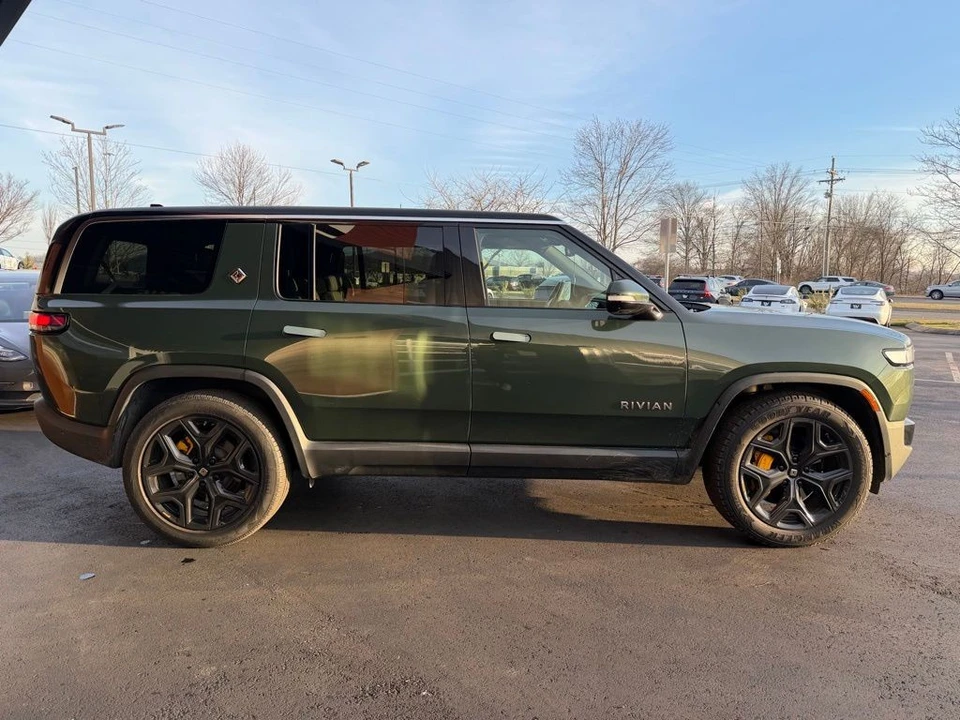 2023 Rivian R1S - Image 4 of 16