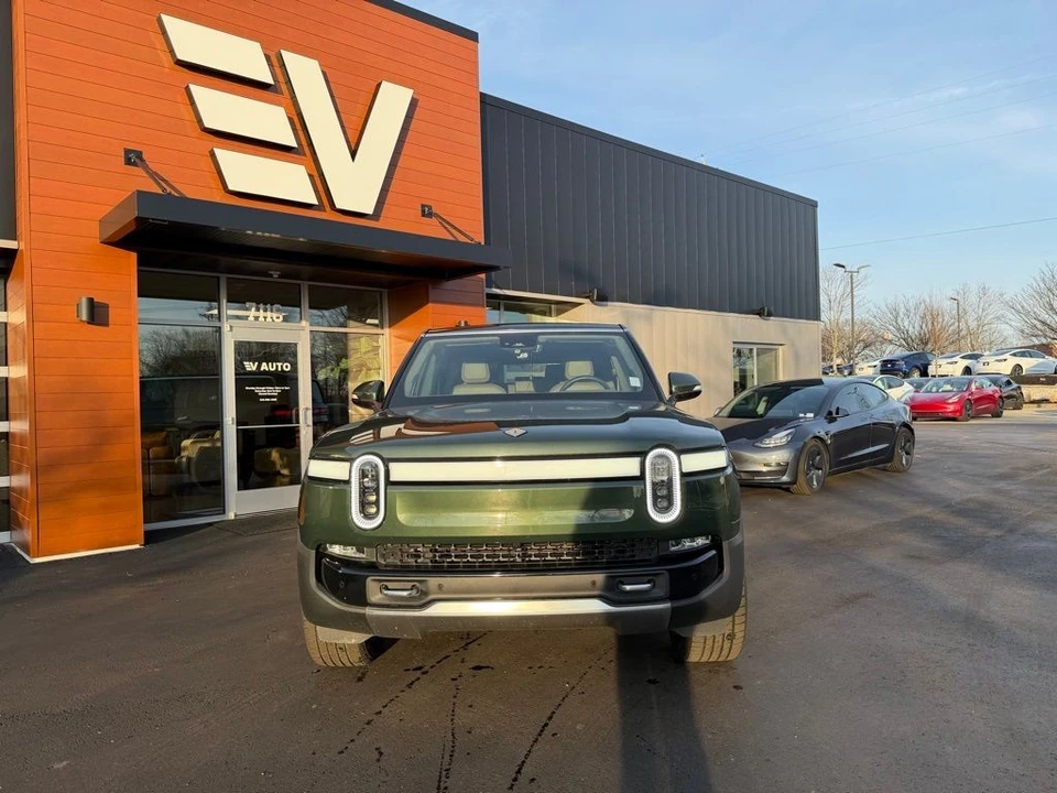 2023 Rivian R1S - Image 2 of 16