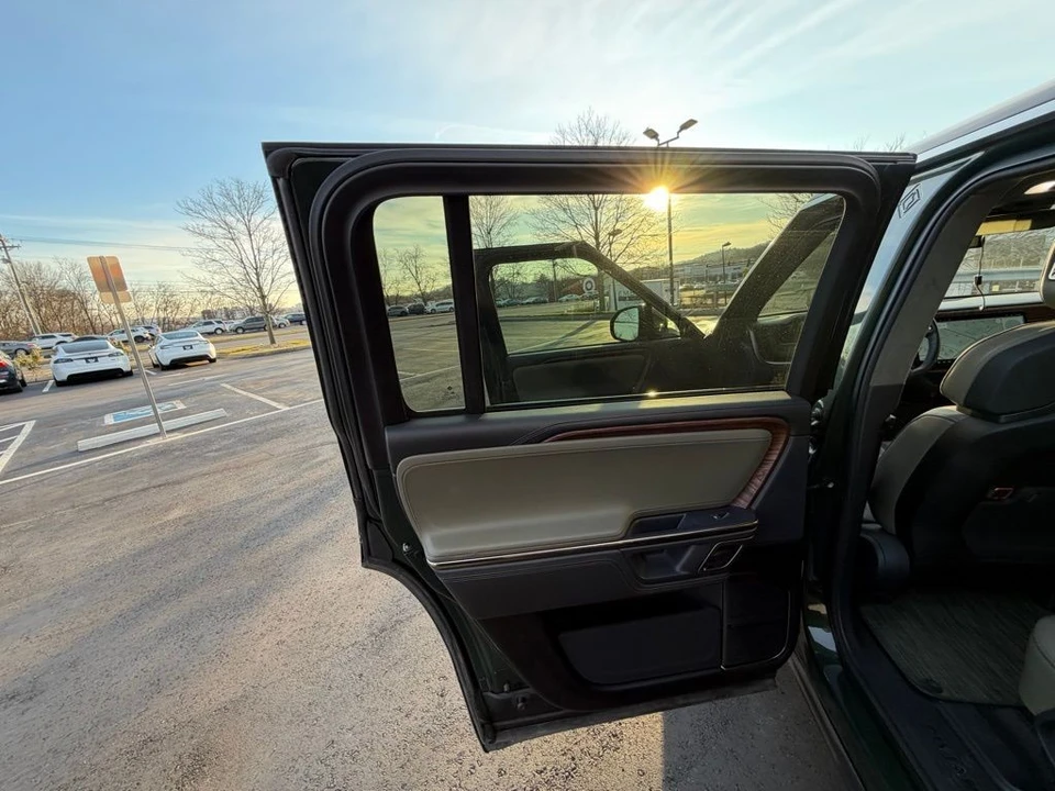 2023 Rivian R1S - Image 9 of 16