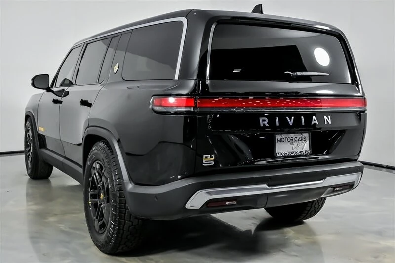 2023 Rivian R1S - Image 10 of 21