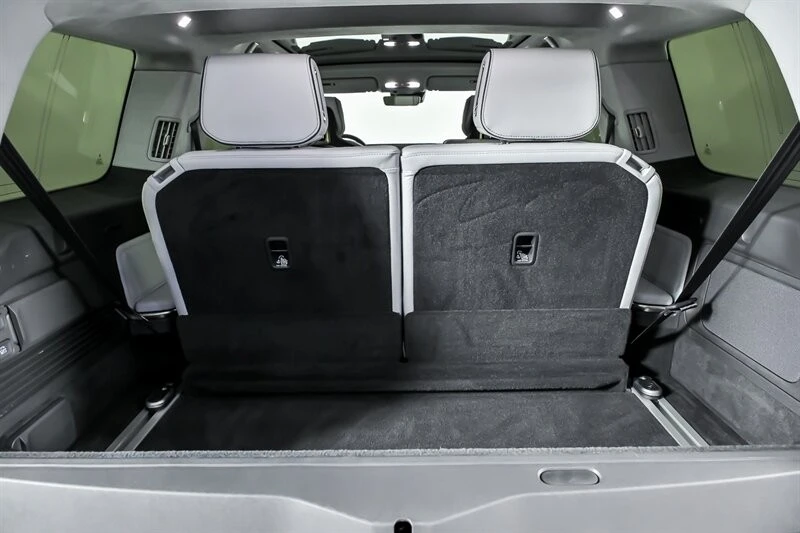 2023 Rivian R1S - Image 16 of 21