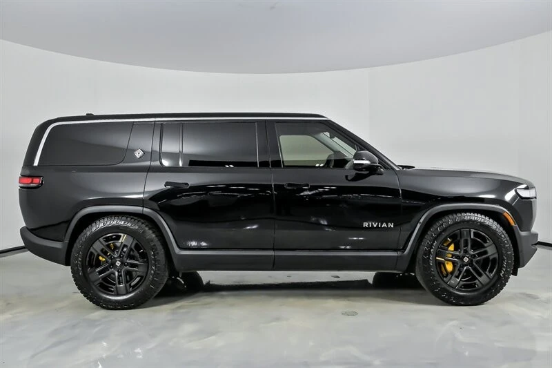 2023 Rivian R1S - Image 14 of 21