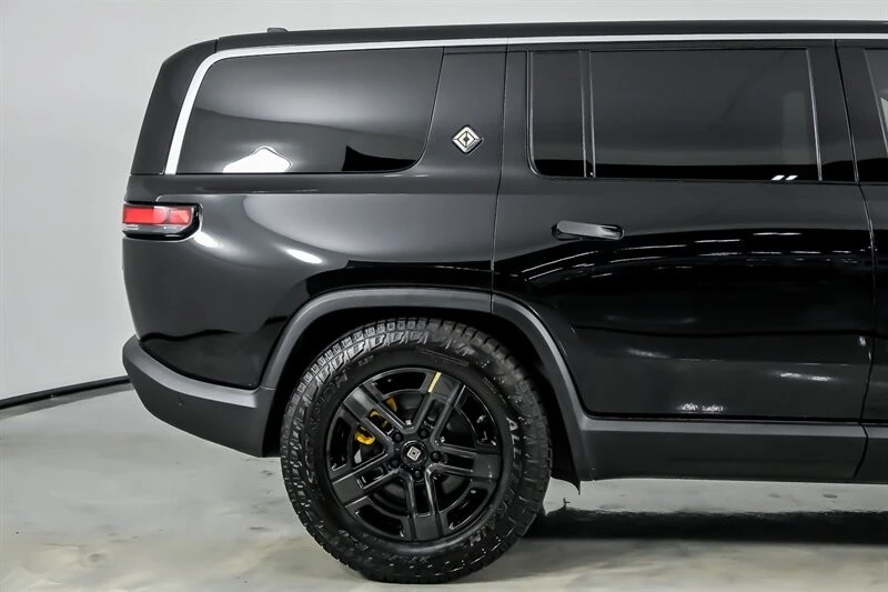 2023 Rivian R1S - Image 13 of 21