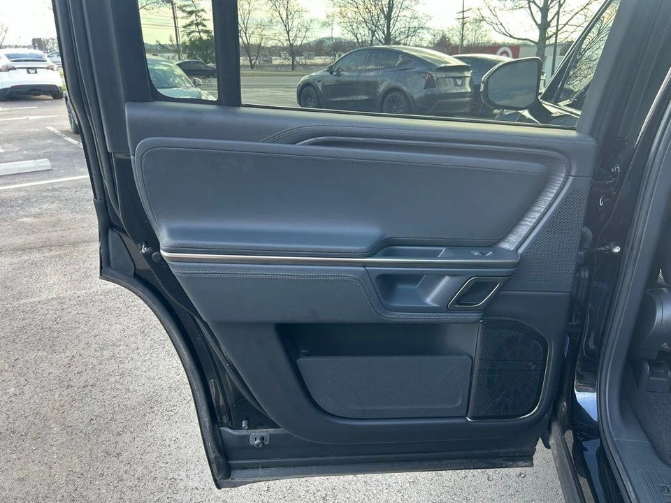 2023 Rivian R1S - Image 13 of 18
