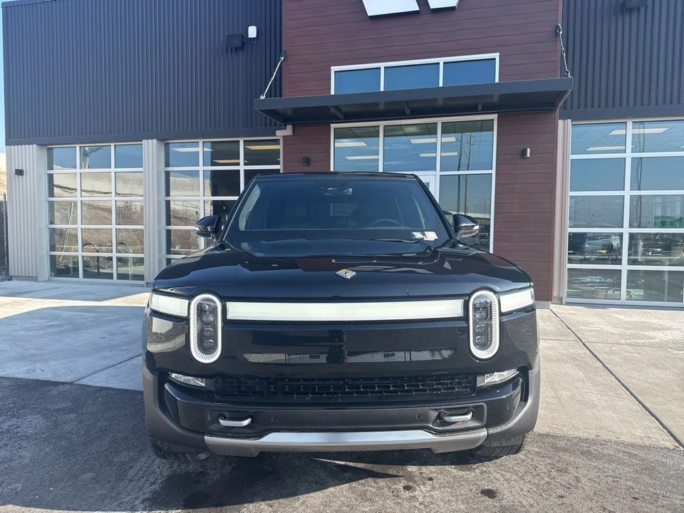 2023 Rivian R1S - Image 2 of 9