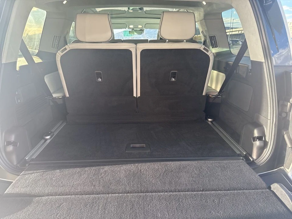 2023 Rivian R1S - Image 18 of 21