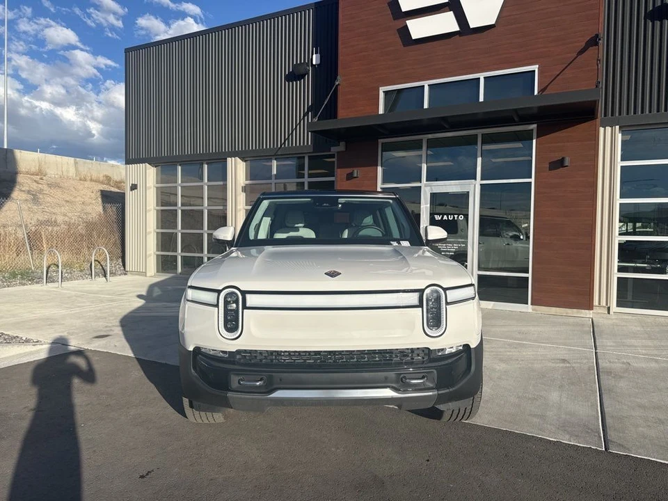 2023 Rivian R1S - Image 3 of 21