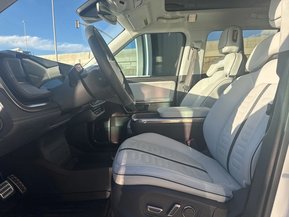 2023 Rivian R1S - Image 13 of 21