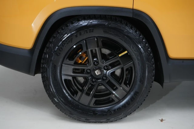 2023 Rivian R1S - Image 19 of 21