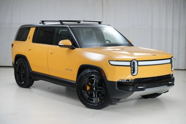 2023 Rivian R1S - Image 7 of 21