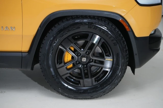 2023 Rivian R1S - Image 20 of 21