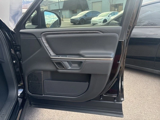 2023 Rivian R1S - Image 21 of 21