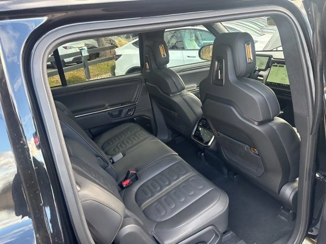 2023 Rivian R1S - Image 20 of 21