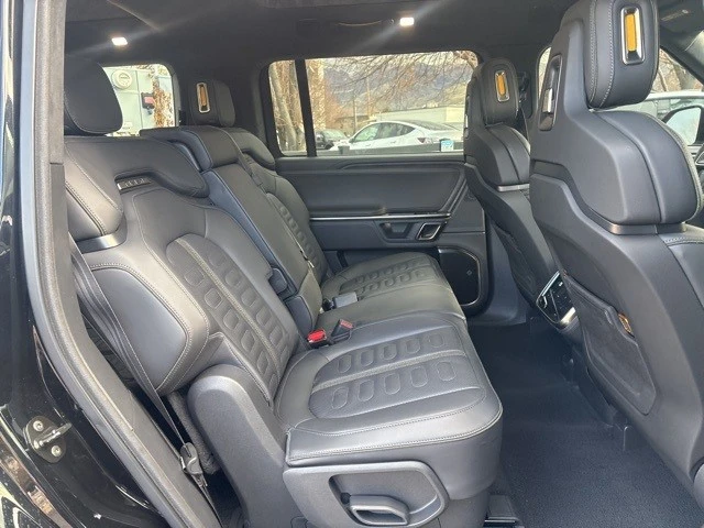 2023 Rivian R1S - Image 19 of 21