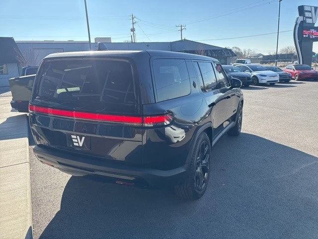 2023 Rivian R1S - Image 7 of 21