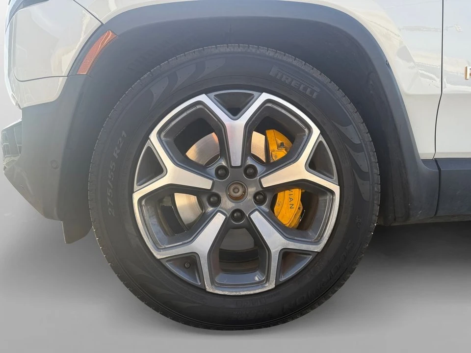2023 Rivian R1S - Image 10 of 21