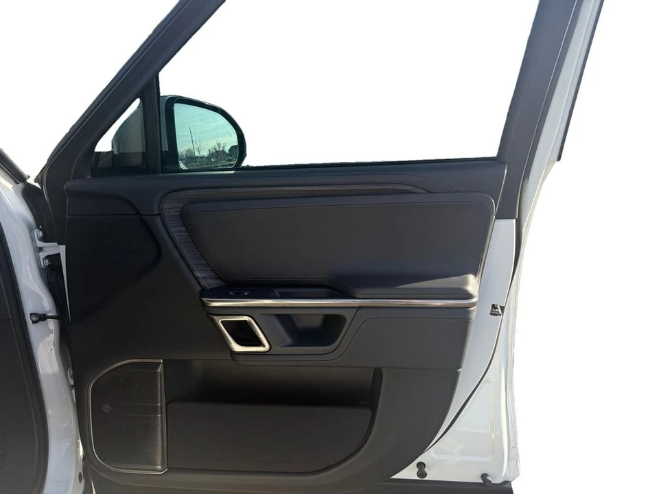 2023 Rivian R1S - Image 21 of 21