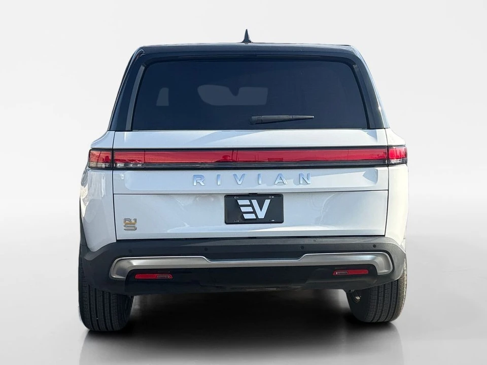 2023 Rivian R1S - Image 7 of 21