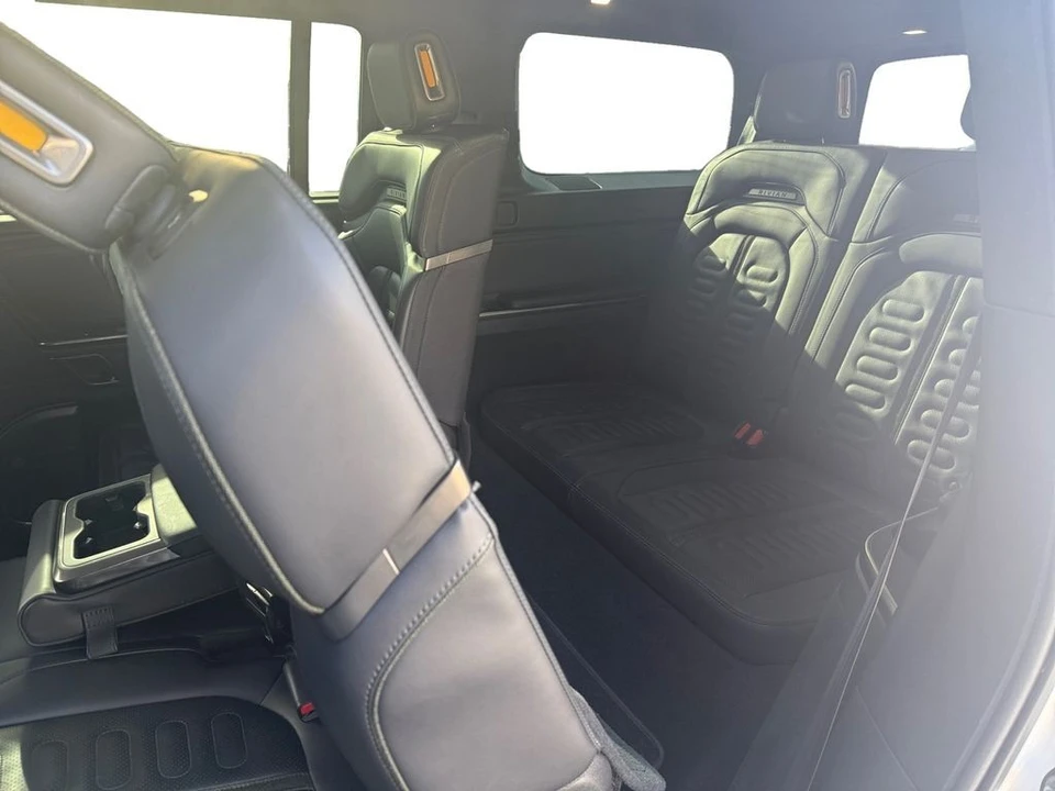 2023 Rivian R1S - Image 16 of 21