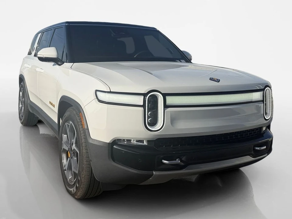 2023 Rivian R1S - Image 2 of 21