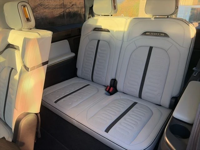 2023 Rivian R1S - Image 17 of 21