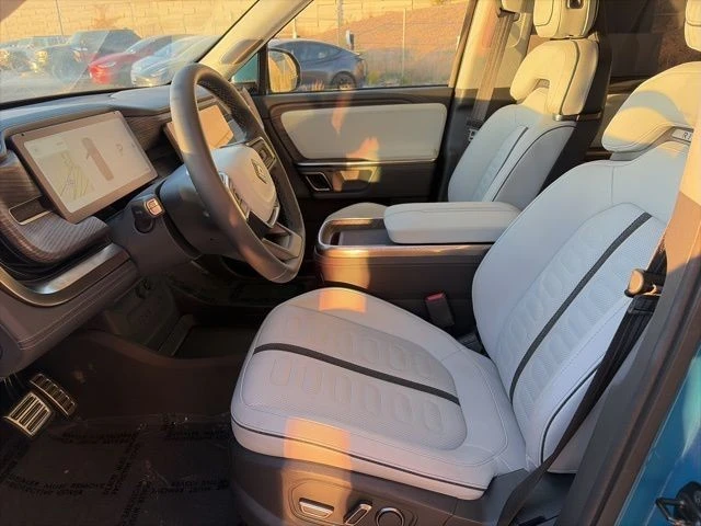 2023 Rivian R1S - Image 13 of 21