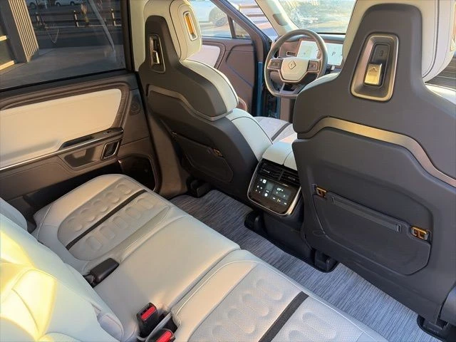 2023 Rivian R1S - Image 21 of 21