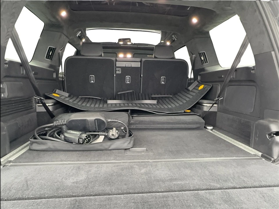 2023 Rivian R1S - Image 12 of 21