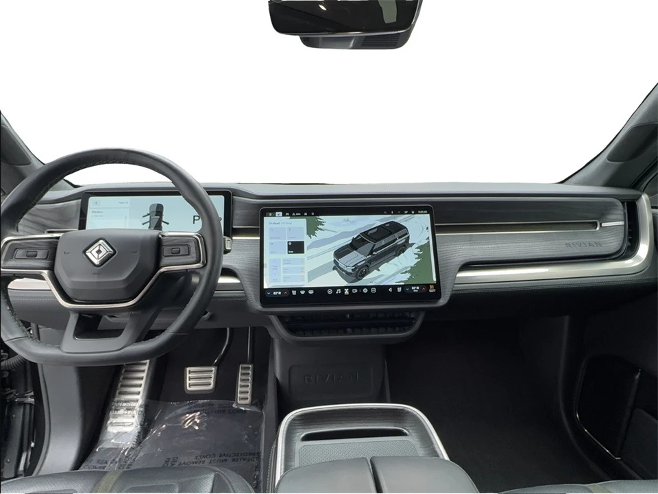 2023 Rivian R1S - Image 18 of 21