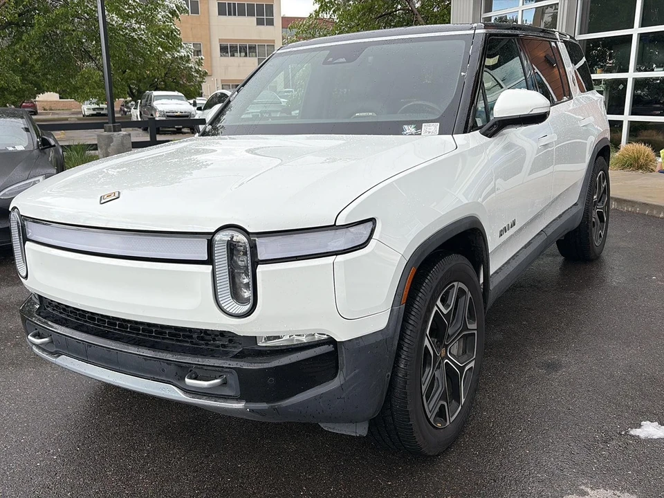 2023 Rivian - Image 4 of 29