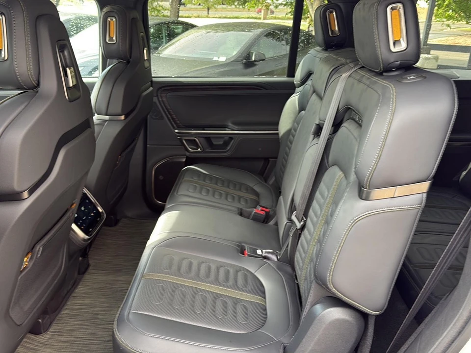 2023 Rivian - Image 18 of 29