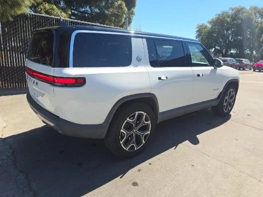 2023 Rivian R1S - Image 3 of 6