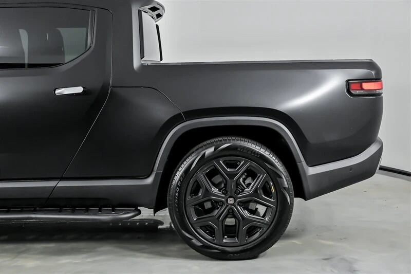 2023 Rivian R1T - Image 8 of 21