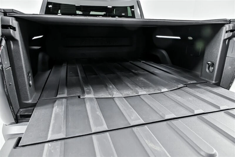 2023 Rivian R1T - Image 15 of 21