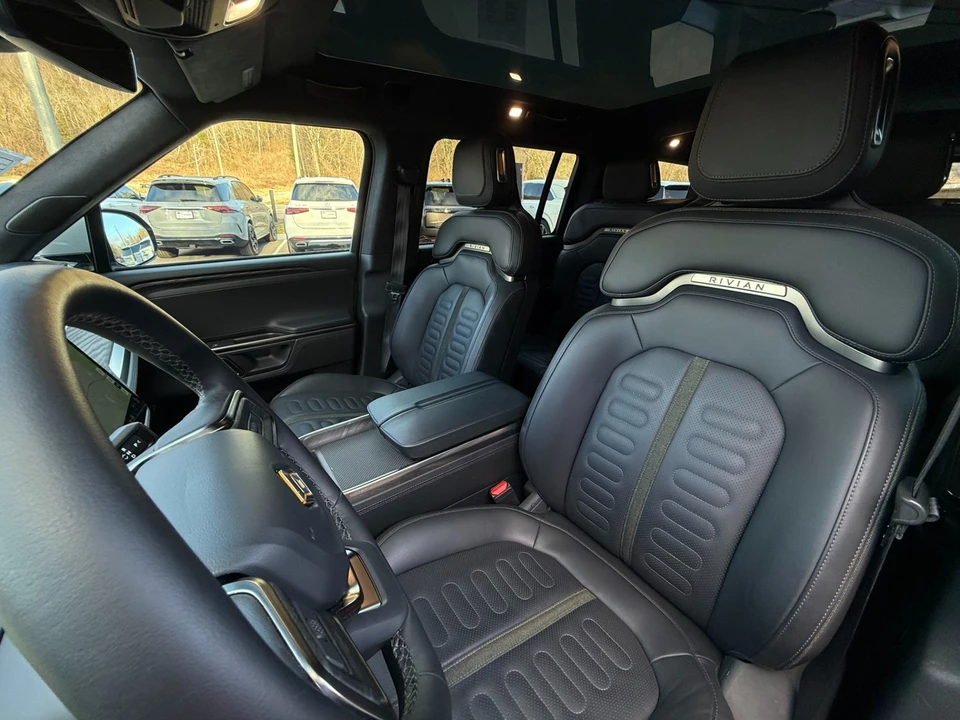 2023 Rivian R1T - Image 14 of 21