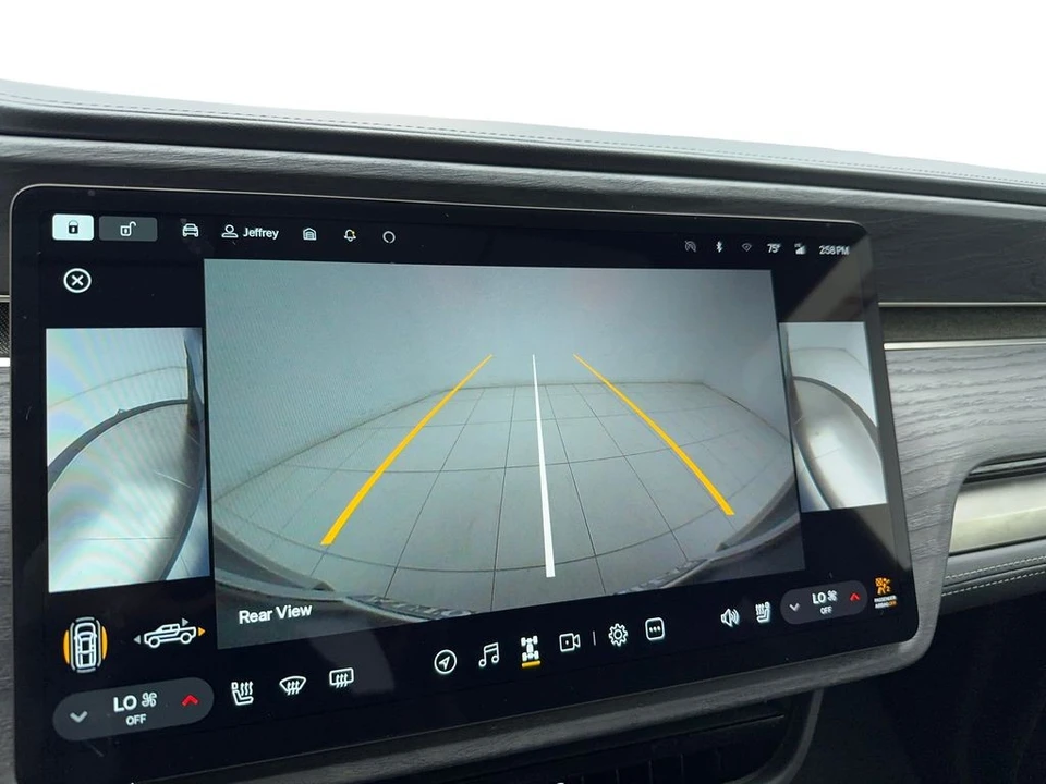 2023 Rivian R1T - Image 18 of 21