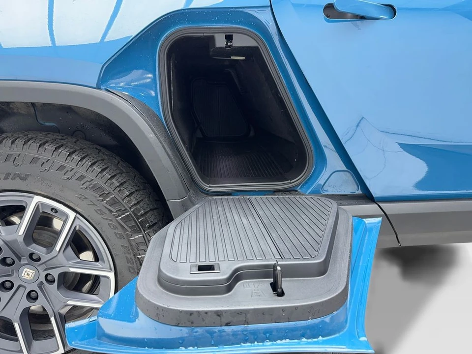 2023 Rivian R1T - Image 13 of 21