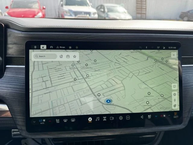 2023 Rivian R1T - Image 12 of 21