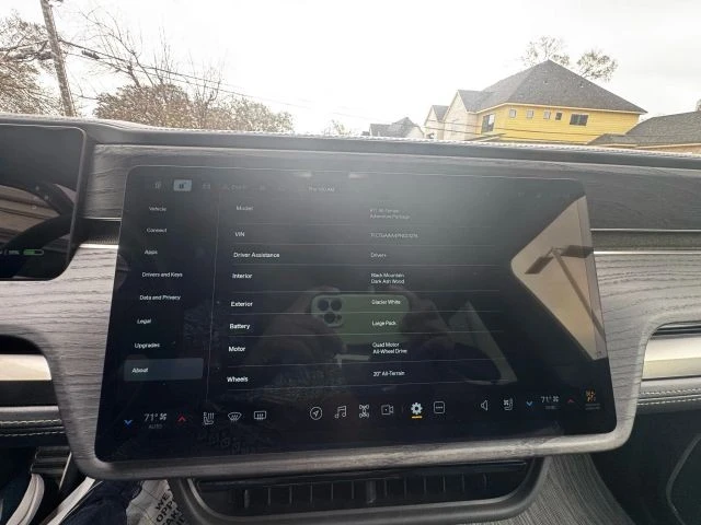 2023 Rivian R1T - Image 9 of 21
