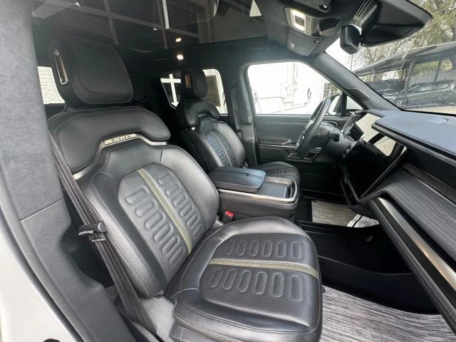 2023 Rivian R1T - Image 21 of 21