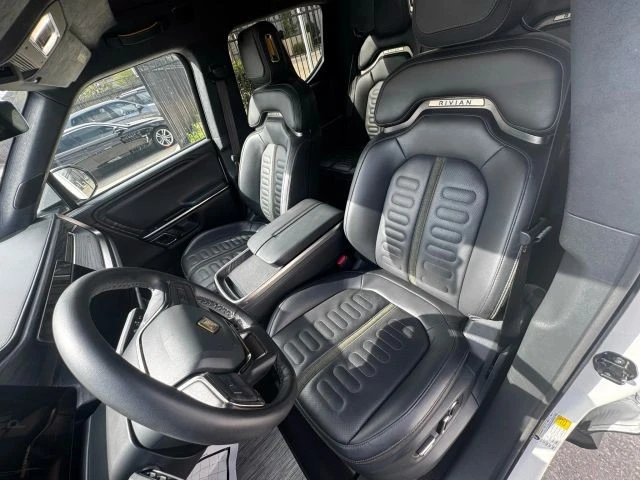 2023 Rivian R1T - Image 15 of 21