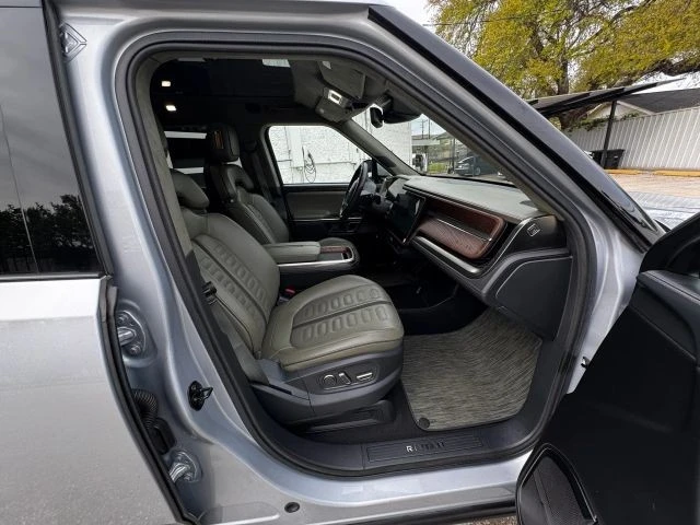 2023 Rivian R1T - Image 10 of 21