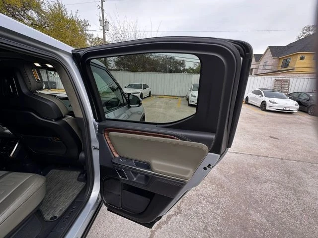 2023 Rivian R1T - Image 20 of 21