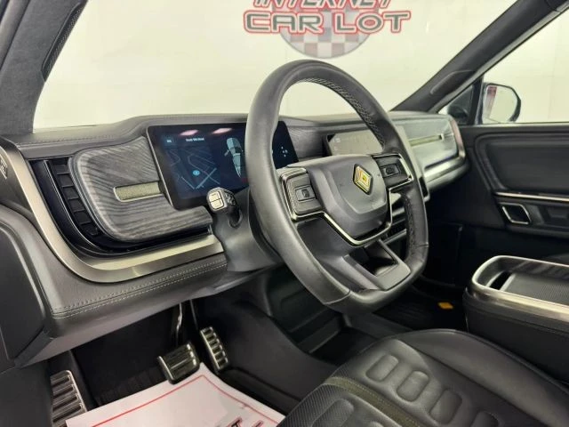 2023 Rivian R1S - Image 10 of 12