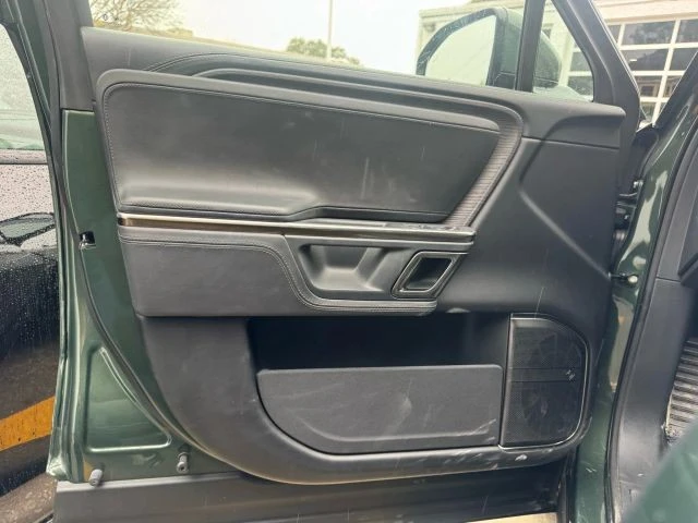 2023 Rivian R1S - Image 5 of 9