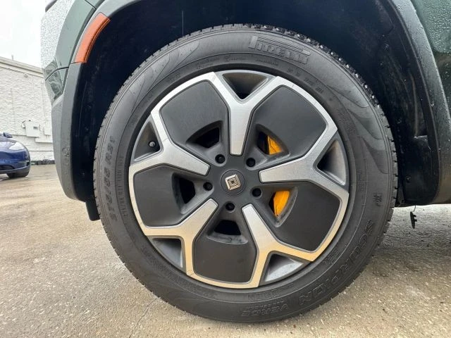 2023 Rivian R1S - Image 6 of 9