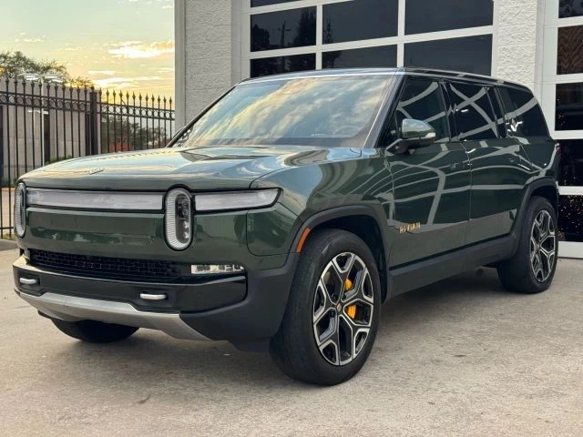 2023 Rivian R1S - Image 7 of 21